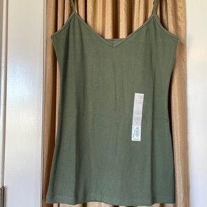 V-neck ribbed Cami olive green size Large NWT adjustable straps